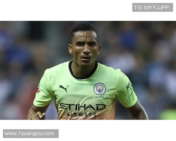 达尼洛在足球场上的传奇之路与个人成长故事揭秘